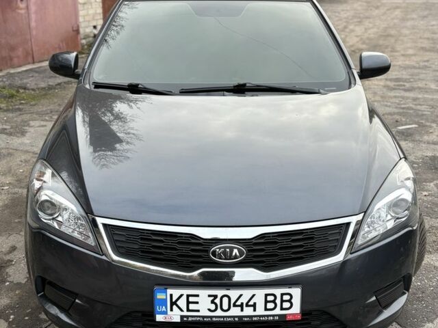Серый Киа Сид, объемом двигателя 1.4 л и пробегом 151 тыс. км за 6300 $, фото 4 на Automoto.ua