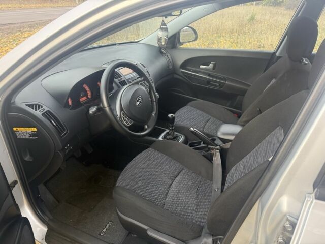 Кіа Сід 2010 у Краматорске на Automoto.ua Сірий Кіа Сід, об'ємом двигуна 1.6 л та пробігом 249 тис. км за 4000 $, фото 4 на Automoto.ua