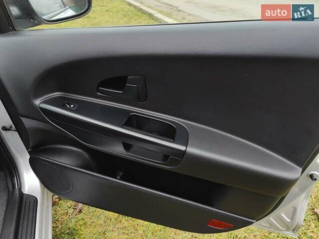 Серый Киа Сид, объемом двигателя 1.4 л и пробегом 211 тыс. км за 6550 $, фото 20 на Automoto.ua