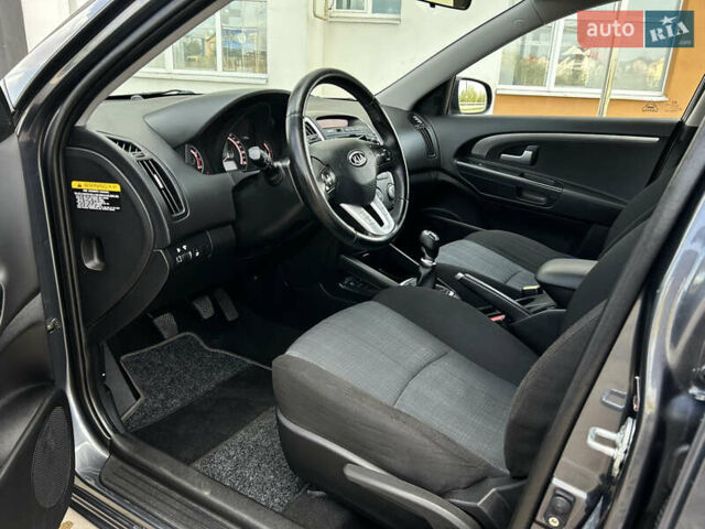 Серый Киа Сид, объемом двигателя 1.4 л и пробегом 221 тыс. км за 6399 $, фото 38 на Automoto.ua