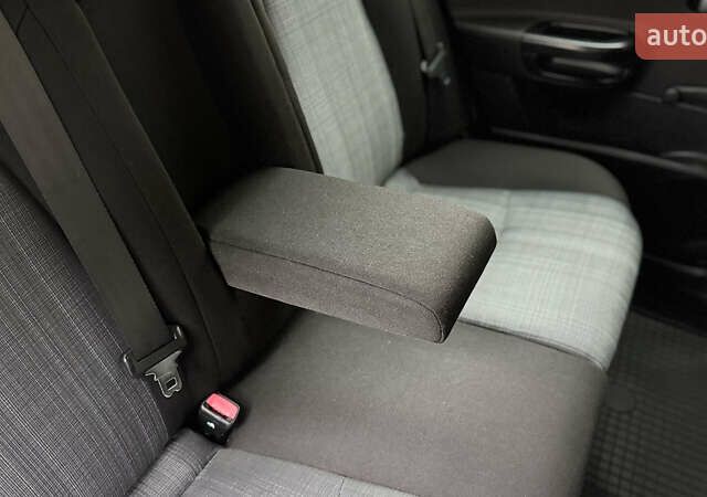 Серый Киа Сид, объемом двигателя 1.6 л и пробегом 263 тыс. км за 6750 $, фото 32 на Automoto.ua