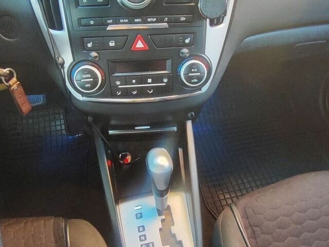 Серый Киа Сид, объемом двигателя 1.6 л и пробегом 270 тыс. км за 6750 $, фото 16 на Automoto.ua