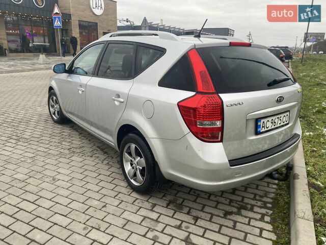 Сірий Кіа Сід, об'ємом двигуна 1.58 л та пробігом 284 тис. км за 5600 $, фото 2 на Automoto.ua