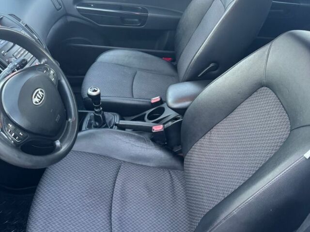 Серый Киа Сид, объемом двигателя 2 л и пробегом 297 тыс. км за 3750 $, фото 8 на Automoto.ua
