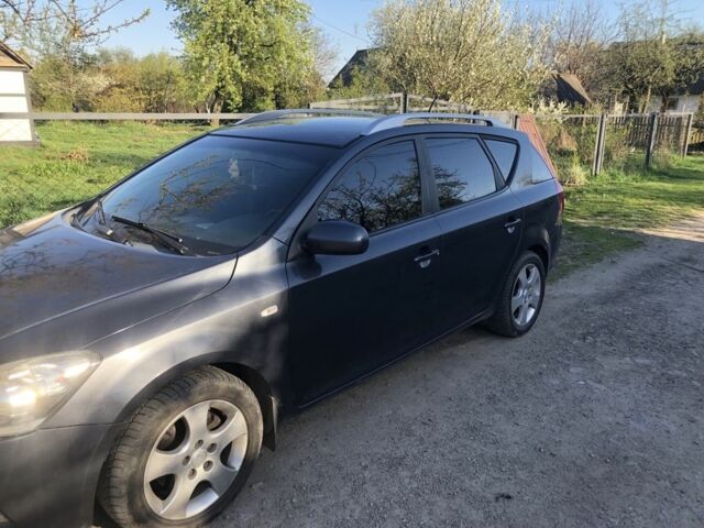 Серый Киа Сид, объемом двигателя 1.6 л и пробегом 225 тыс. км за 6000 $, фото 7 на Automoto.ua