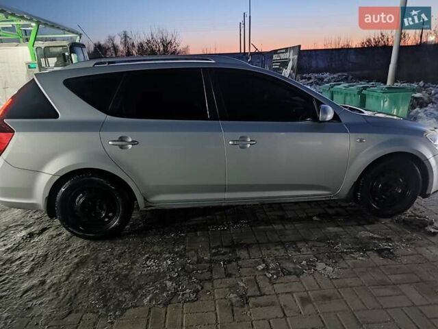 Серый Киа Сид, объемом двигателя 1.4 л и пробегом 231 тыс. км за 6299 $, фото 4 на Automoto.ua