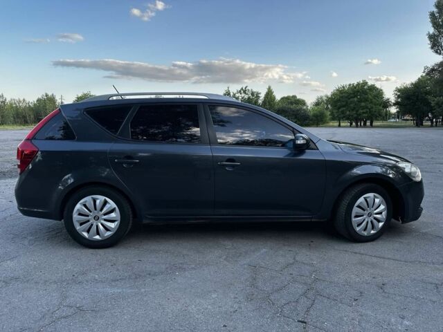 Сірий Кіа Сід, об'ємом двигуна 1.6 л та пробігом 275 тис. км за 6650 $, фото 7 на Automoto.ua
