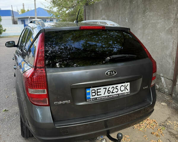 Серый Киа Сид, объемом двигателя 1.58 л и пробегом 224 тыс. км за 6250 $, фото 5 на Automoto.ua