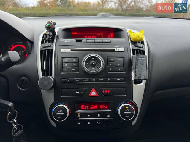 Серый Киа Сид, объемом двигателя 1.6 л и пробегом 276 тыс. км за 6700 $, фото 35 на Automoto.ua