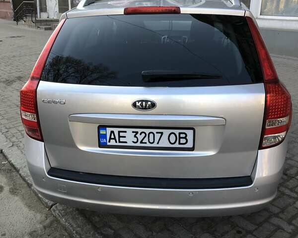 Серый Киа Сид, объемом двигателя 0 л и пробегом 142 тыс. км за 7000 $, фото 5 на Automoto.ua