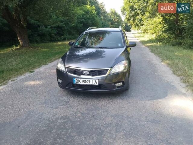 Сірий Кіа Сід, об'ємом двигуна 1.6 л та пробігом 210 тис. км за 6600 $, фото 13 на Automoto.ua