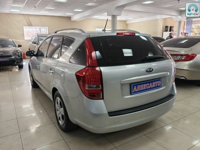Серый Киа Сид, объемом двигателя 1.4 л и пробегом 183 тыс. км за 6700 $, фото 3 на Automoto.ua