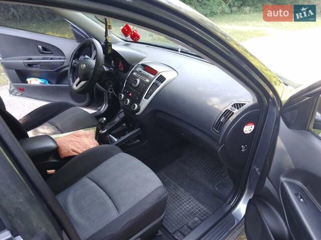 Сірий Кіа Сід, об'ємом двигуна 1.6 л та пробігом 210 тис. км за 6600 $, фото 9 на Automoto.ua