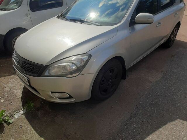 Серый Киа Сид, объемом двигателя 1.6 л и пробегом 226 тыс. км за 5500 $, фото 1 на Automoto.ua