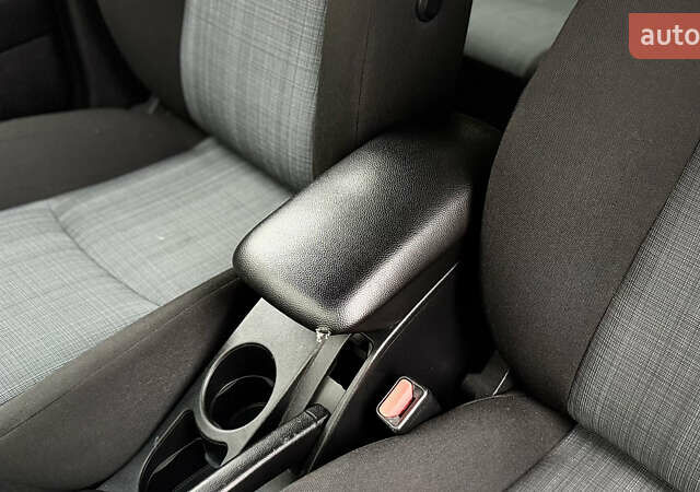 Серый Киа Сид, объемом двигателя 1.6 л и пробегом 263 тыс. км за 6750 $, фото 26 на Automoto.ua