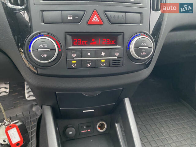 Серый Киа Сид, объемом двигателя 1.58 л и пробегом 204 тыс. км за 6299 $, фото 25 на Automoto.ua