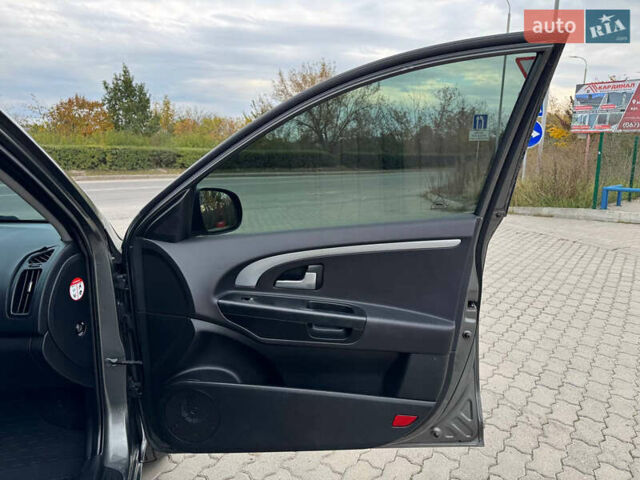 Серый Киа Сид, объемом двигателя 1.6 л и пробегом 276 тыс. км за 6700 $, фото 30 на Automoto.ua