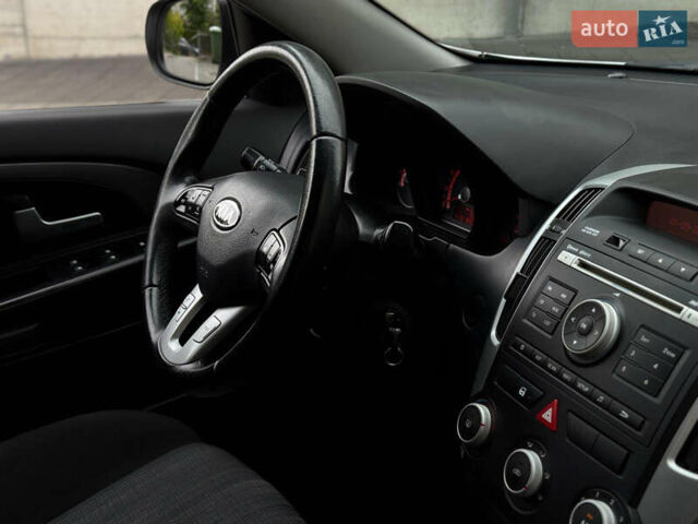 Сірий Кіа Сід, об'ємом двигуна 1.59 л та пробігом 164 тис. км за 5900 $, фото 8 на Automoto.ua