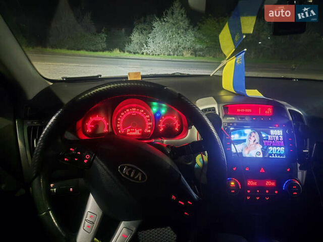 Киа Сид 2010 в Одессе на Automoto.ua Серый Киа Сид, объемом двигателя 1.6 л и пробегом 268 тыс. км за 7500 $, фото 6 на Automoto.ua