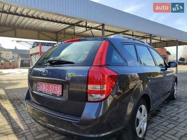 Серый Киа Сид, объемом двигателя 1.4 л и пробегом 146 тыс. км за 5999 $, фото 18 на Automoto.ua