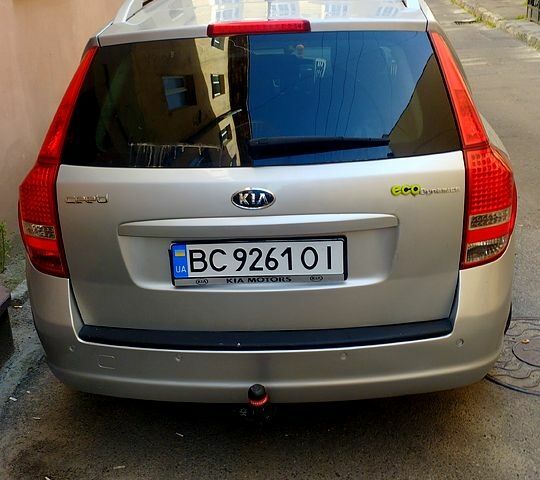 Серый Киа Сид, объемом двигателя 16 л и пробегом 253 тыс. км за 6800 $, фото 8 на Automoto.ua