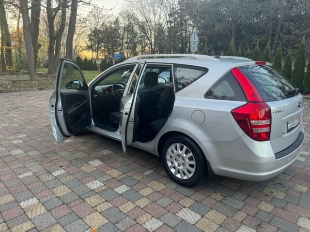 Серый Киа Сид, объемом двигателя 2 л и пробегом 297 тыс. км за 3750 $, фото 5 на Automoto.ua