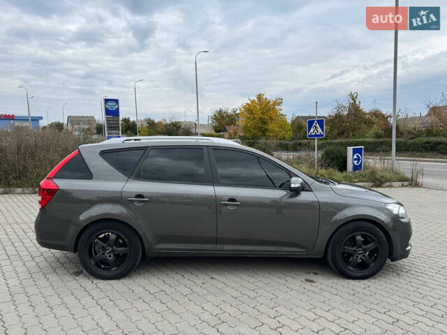 Серый Киа Сид, объемом двигателя 1.6 л и пробегом 276 тыс. км за 6700 $, фото 4 на Automoto.ua