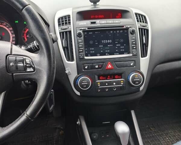 Серый Киа Сид, объемом двигателя 1.58 л и пробегом 223 тыс. км за 7500 $, фото 9 на Automoto.ua