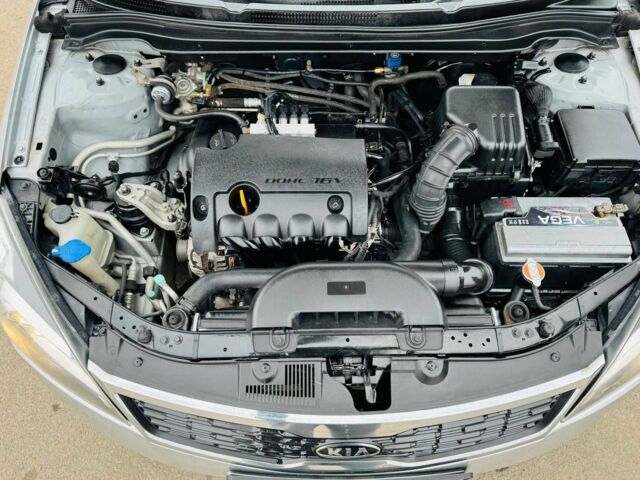 Серый Киа Сид, объемом двигателя 1.4 л и пробегом 157 тыс. км за 5700 $, фото 7 на Automoto.ua