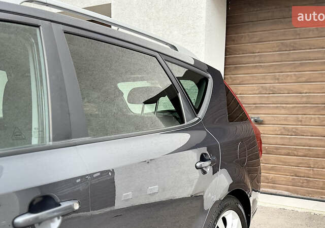 Серый Киа Сид, объемом двигателя 1.6 л и пробегом 263 тыс. км за 6750 $, фото 7 на Automoto.ua