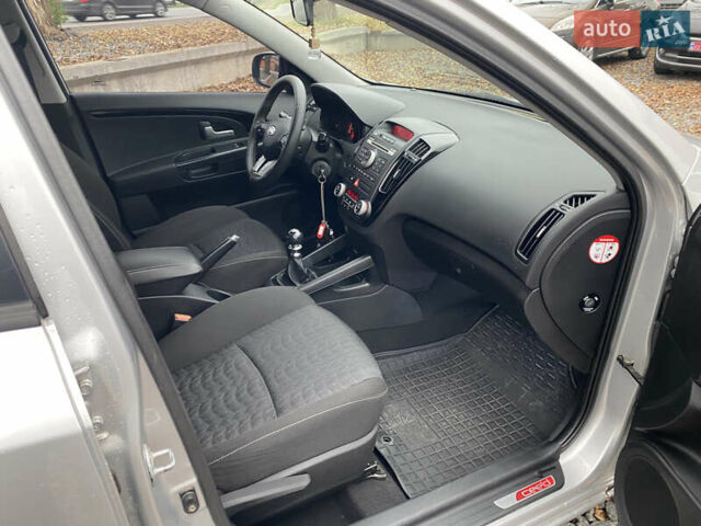 Серый Киа Сид, объемом двигателя 1.58 л и пробегом 204 тыс. км за 6299 $, фото 34 на Automoto.ua