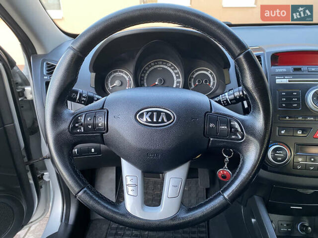 Серый Киа Сид, объемом двигателя 1.59 л и пробегом 158 тыс. км за 8590 $, фото 29 на Automoto.ua