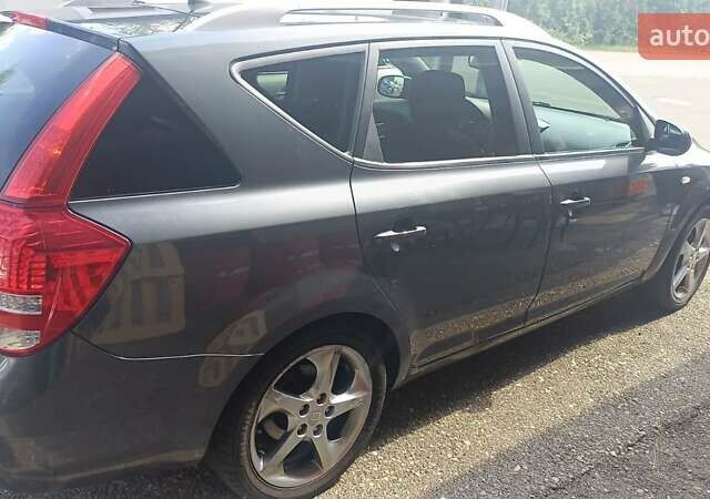 Серый Киа Сид, объемом двигателя 1.59 л и пробегом 210 тыс. км за 6200 $, фото 2 на Automoto.ua