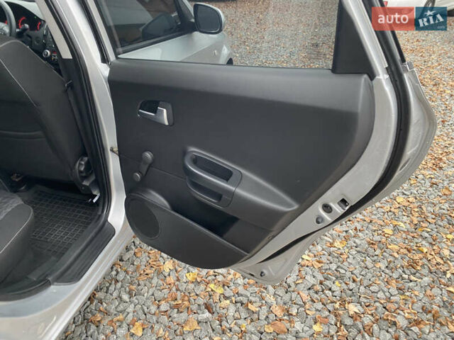 Серый Киа Сид, объемом двигателя 1.58 л и пробегом 204 тыс. км за 6299 $, фото 31 на Automoto.ua