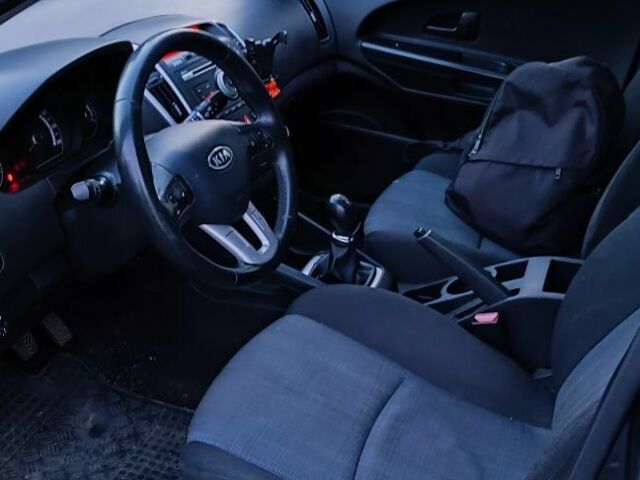 Сірий Кіа Сід, об'ємом двигуна 1.4 л та пробігом 180 тис. км за 4650 $, фото 7 на Automoto.ua