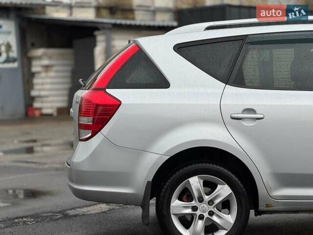Серый Киа Сид, объемом двигателя 1.6 л и пробегом 224 тыс. км за 7490 $, фото 10 на Automoto.ua
