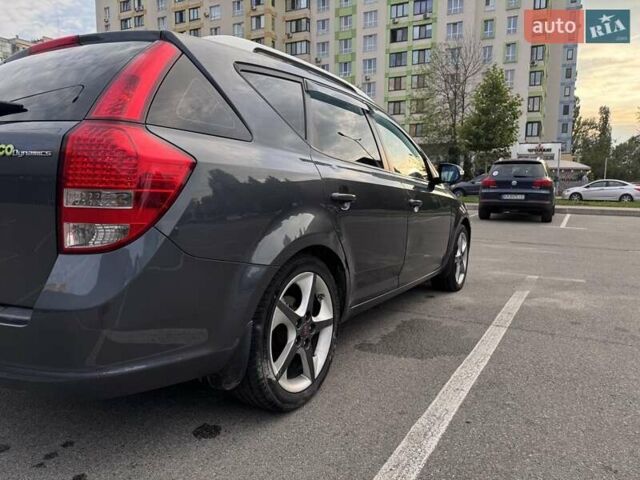 Серый Киа Сид, объемом двигателя 1.6 л и пробегом 250 тыс. км за 6500 $, фото 4 на Automoto.ua
