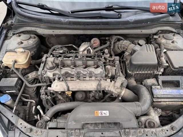 Серый Киа Сид, объемом двигателя 1.6 л и пробегом 250 тыс. км за 6500 $, фото 10 на Automoto.ua
