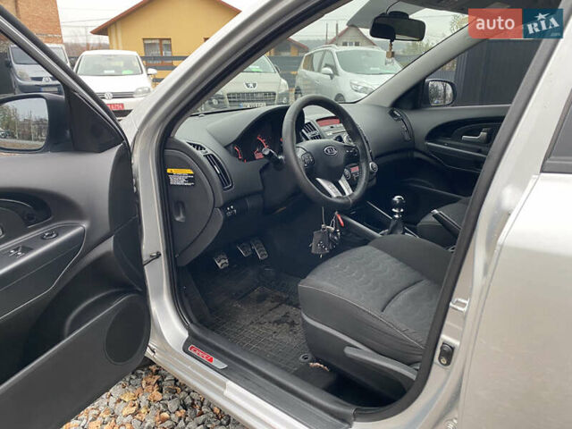 Серый Киа Сид, объемом двигателя 1.58 л и пробегом 204 тыс. км за 6299 $, фото 18 на Automoto.ua