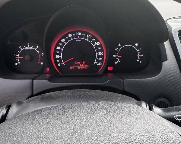 Серый Киа Сид, объемом двигателя 1.6 л и пробегом 250 тыс. км за 6500 $, фото 2 на Automoto.ua