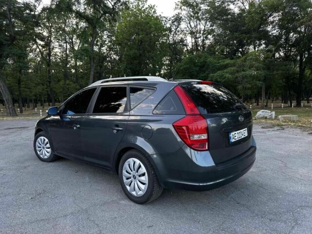 Сірий Кіа Сід, об'ємом двигуна 1.6 л та пробігом 275 тис. км за 6650 $, фото 6 на Automoto.ua
