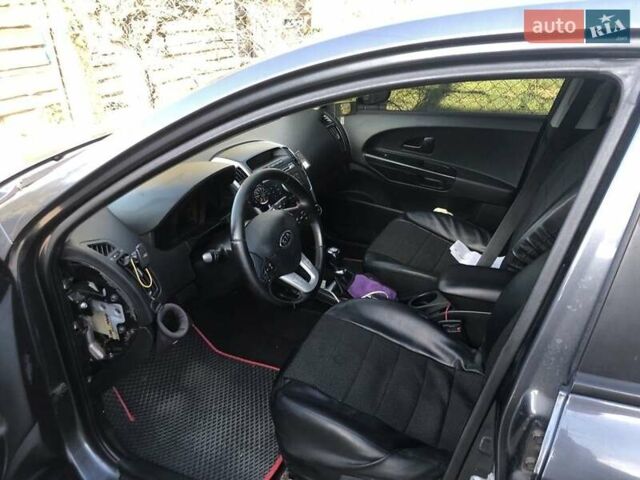 Сірий Кіа Сід, об'ємом двигуна 1.6 л та пробігом 225 тис. км за 6000 $, фото 5 на Automoto.ua