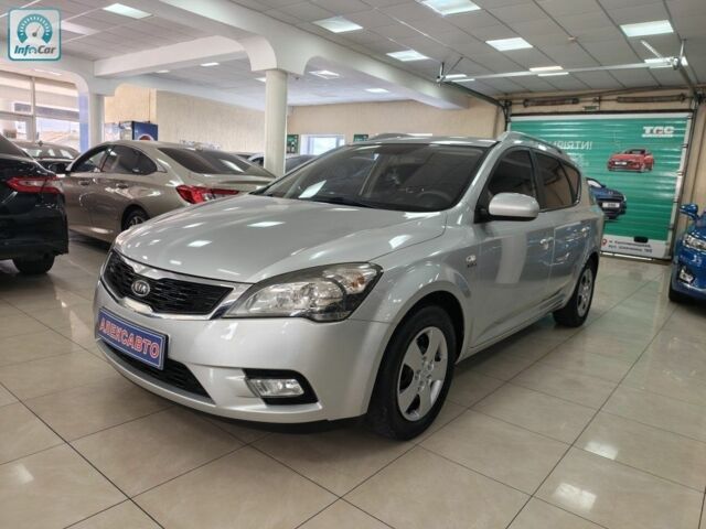 Серый Киа Сид, объемом двигателя 1.4 л и пробегом 183 тыс. км за 6700 $, фото 2 на Automoto.ua