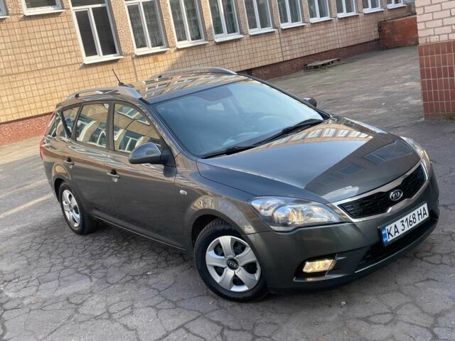 Серый Киа Сид, объемом двигателя 1.6 л и пробегом 239 тыс. км за 7200 $, фото 1 на Automoto.ua