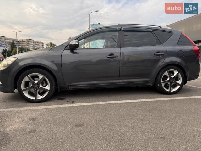 Серый Киа Сид, объемом двигателя 1.6 л и пробегом 250 тыс. км за 6500 $, фото 5 на Automoto.ua