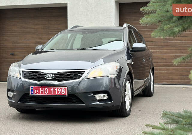 Серый Киа Сид, объемом двигателя 1.6 л и пробегом 263 тыс. км за 6750 $, фото 2 на Automoto.ua