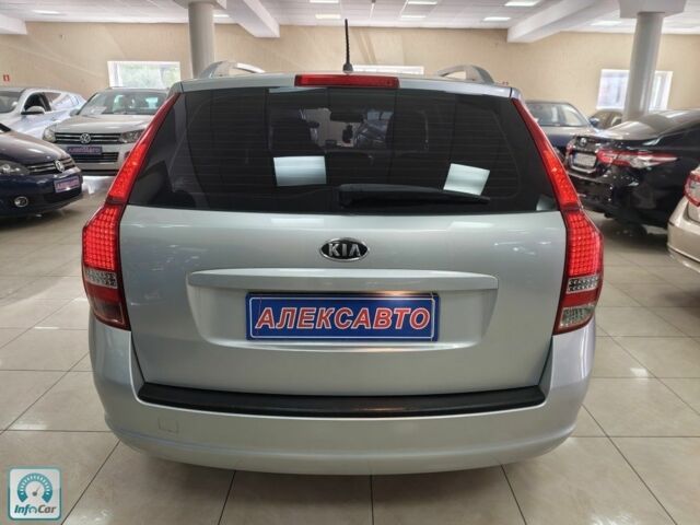Серый Киа Сид, объемом двигателя 1.4 л и пробегом 183 тыс. км за 6700 $, фото 4 на Automoto.ua