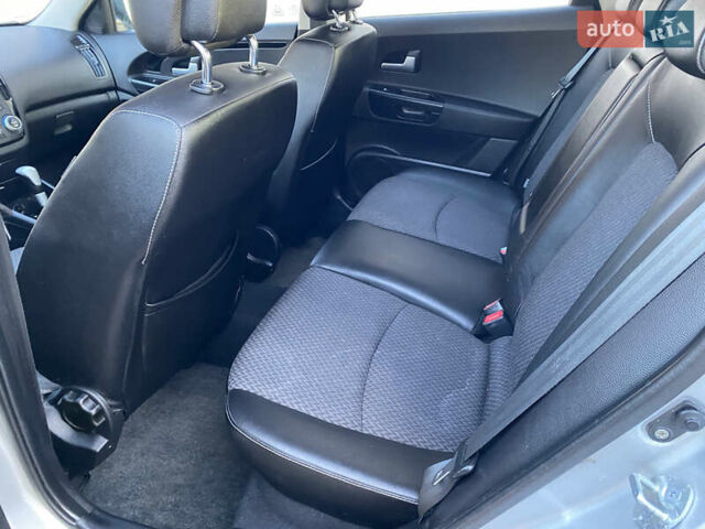 Серый Киа Сид, объемом двигателя 1.59 л и пробегом 158 тыс. км за 8590 $, фото 15 на Automoto.ua