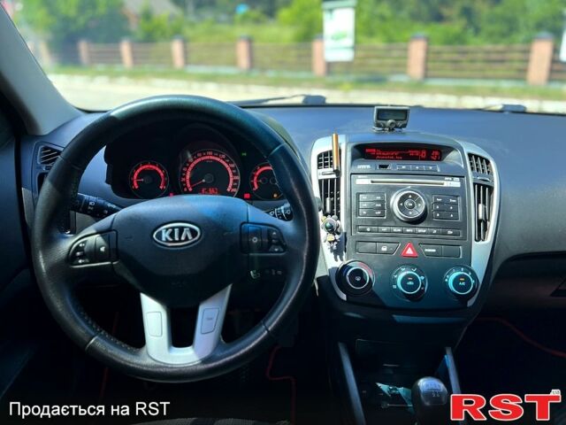 Серый Киа Сид, объемом двигателя 1.4 л и пробегом 234 тыс. км за 6000 $, фото 8 на Automoto.ua