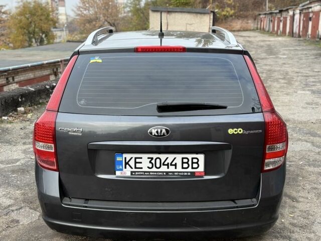 Серый Киа Сид, объемом двигателя 1.4 л и пробегом 151 тыс. км за 6300 $, фото 3 на Automoto.ua